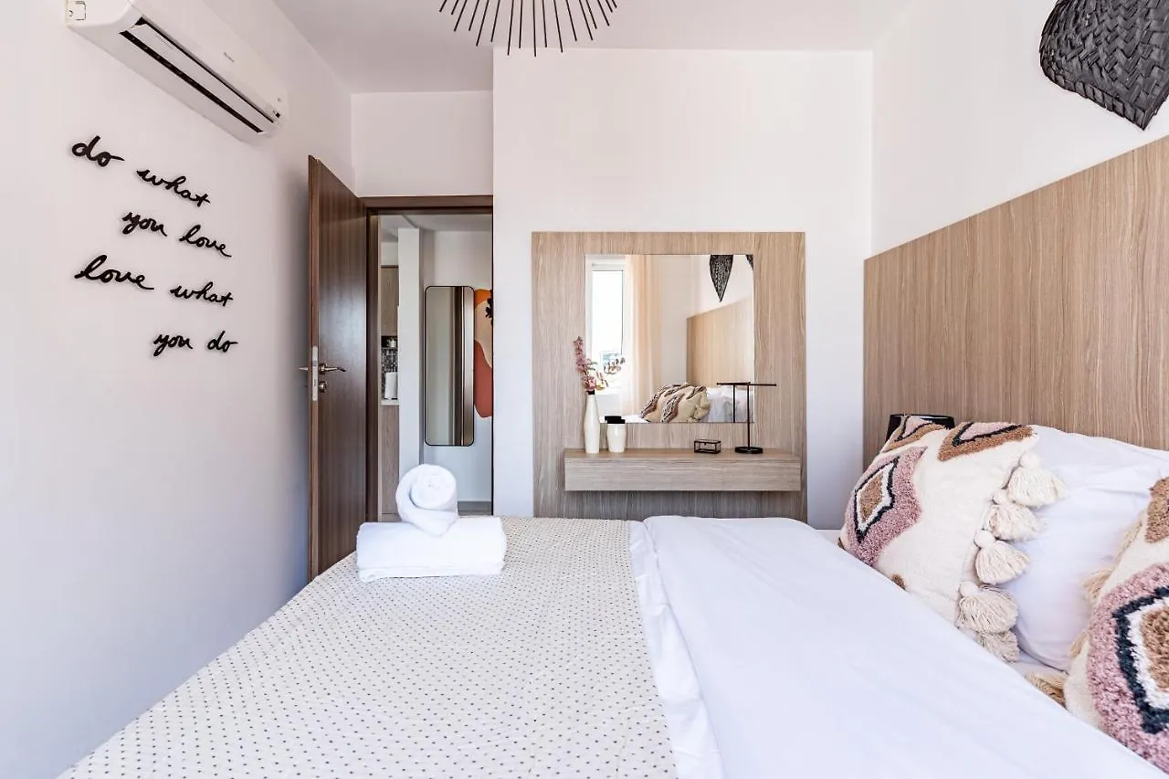 Apartment Made With Love 1-Br Apt By Finikoudes Beach Larnaca