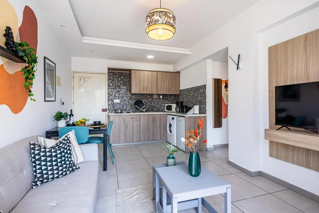 Made With Love 1-Br Apt By Finikoudes Beach Larnaca Appartamento