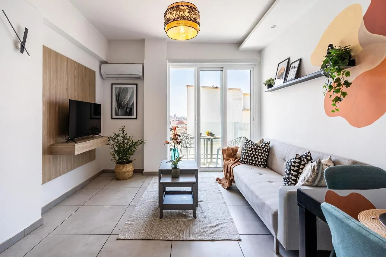 Made With Love 1-Br Apt By Finikoudes Beach Larnaca Appartamento